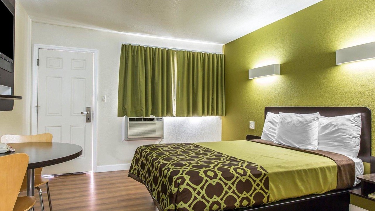 Photo of Bedroom in Hanford