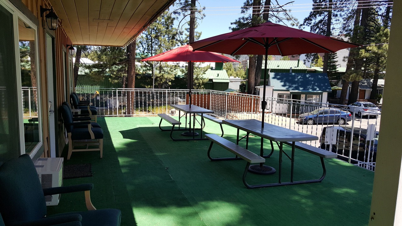 Photo of Patio Balcony in Lakeside Park