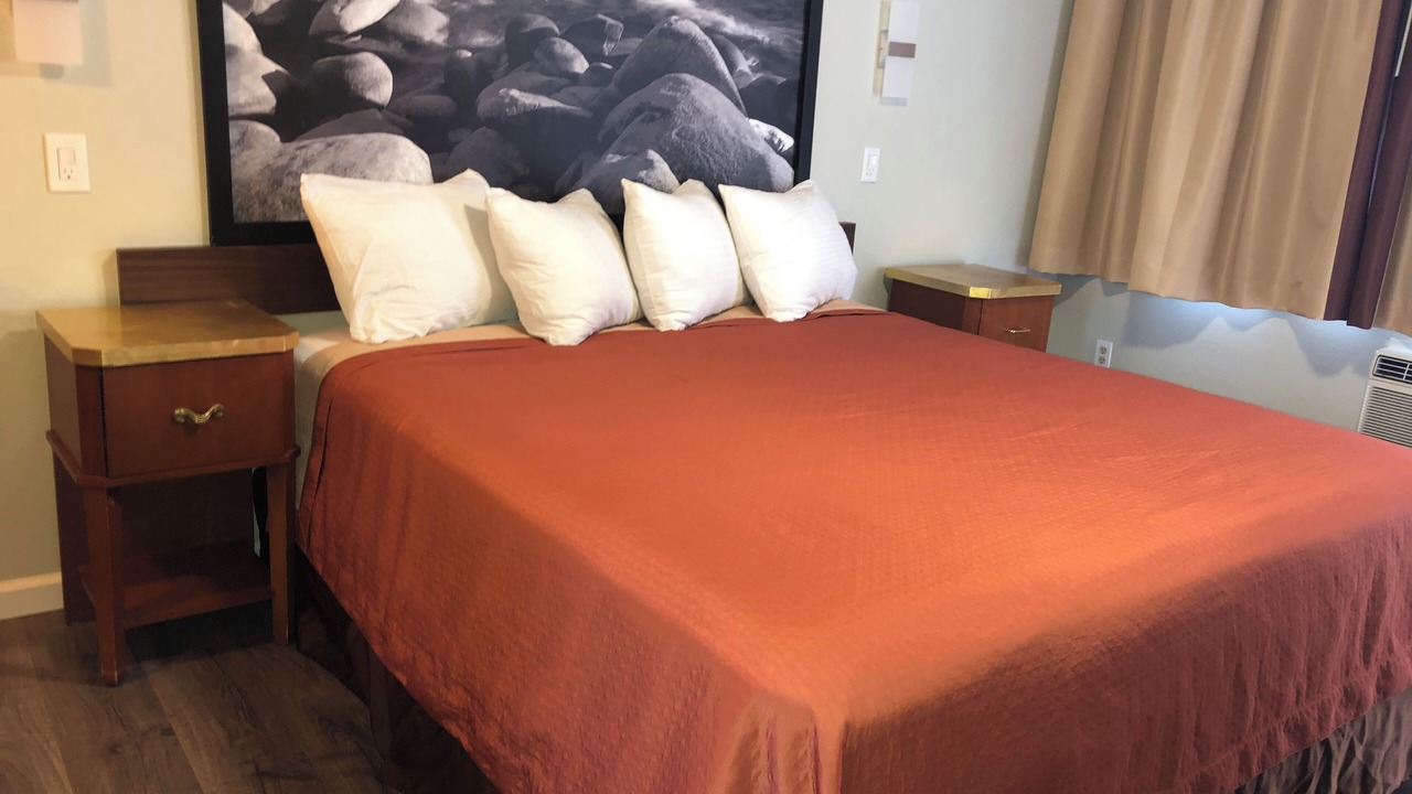Photo of Bedroom in Lakeside Park