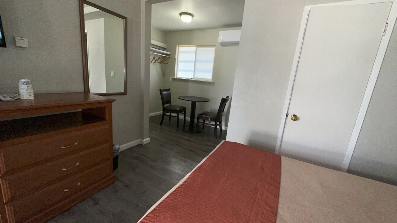 Photo of Bedroom in Lakeside Park