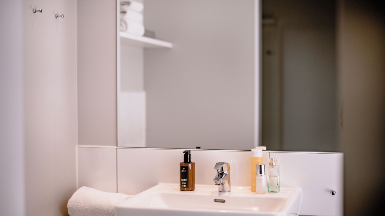 Photo of Bathroom in District 9