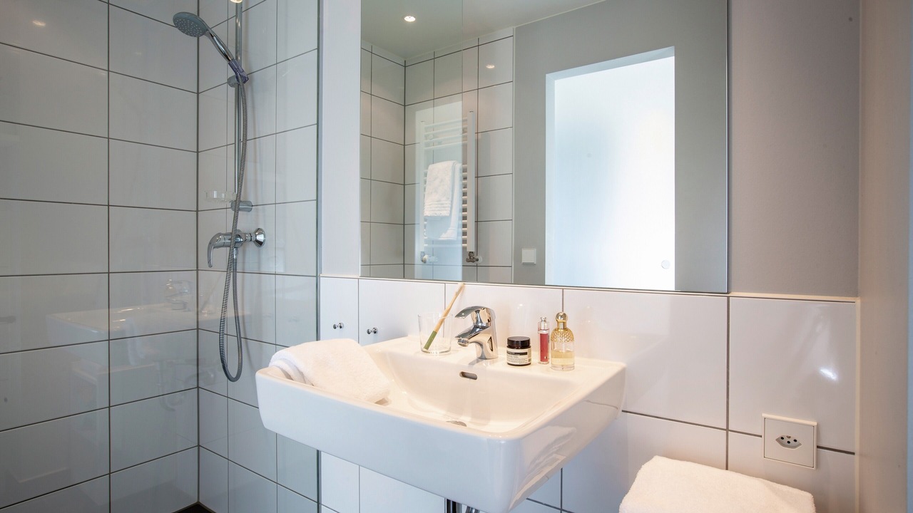 Photo of Bathroom in District 9