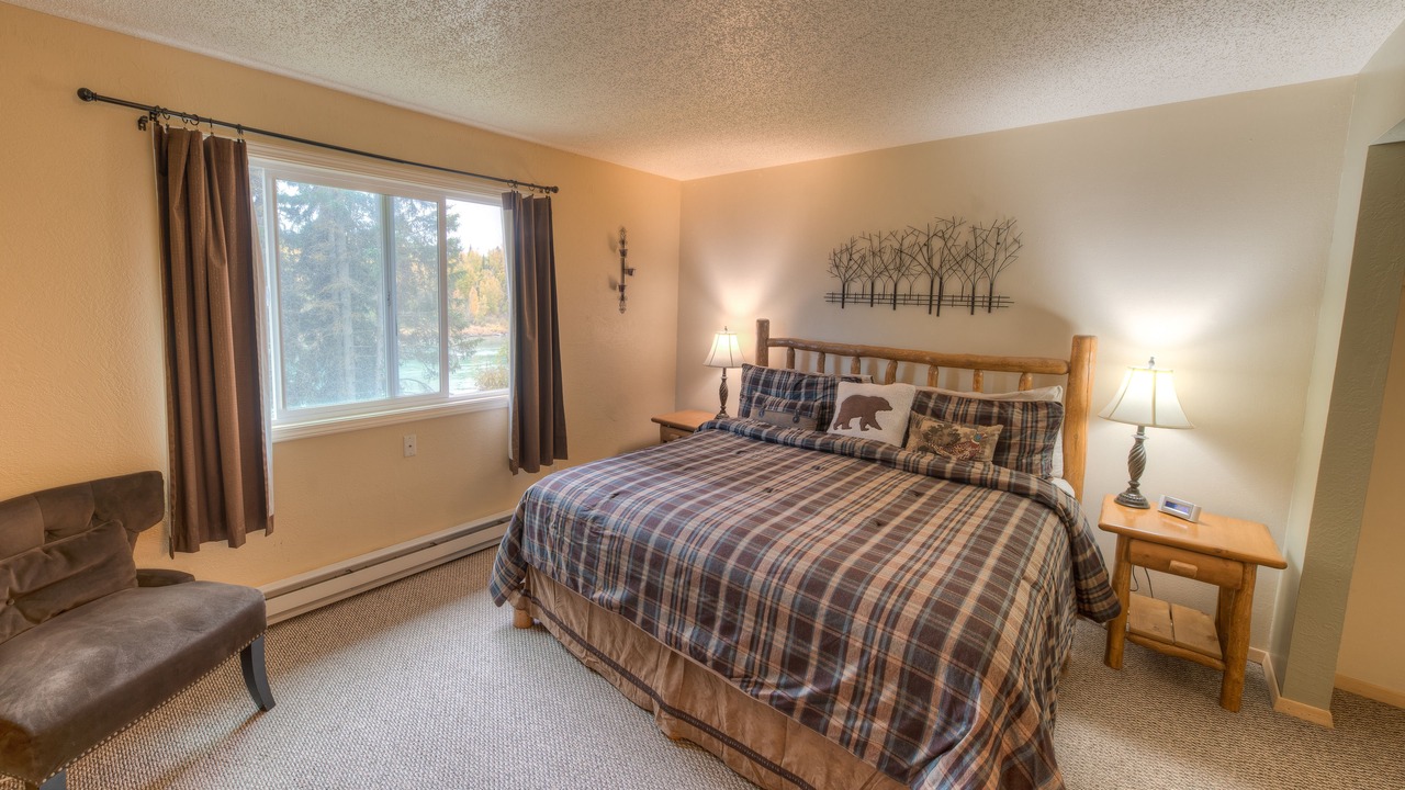 Photo of Bedroom in Soldotna