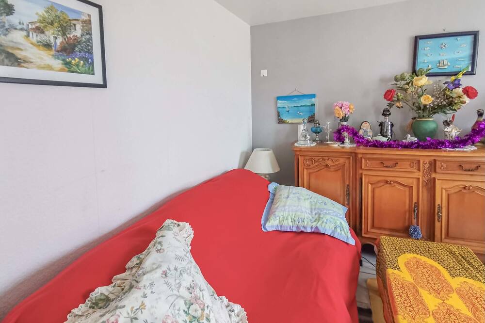 Photo of Bedroom in Dampierre-en-Burly