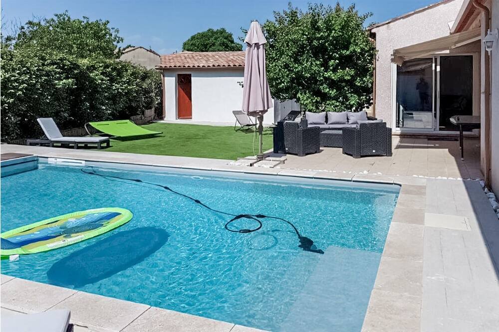 Photo of Outdoor in Quarante