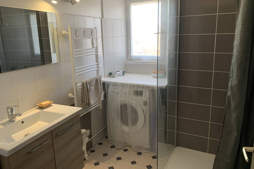 Photo of Bathroom in Lanzac
