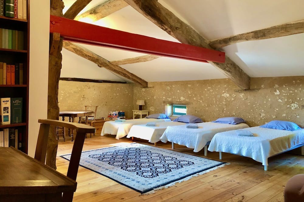 Photo of Bedroom in Beaugas