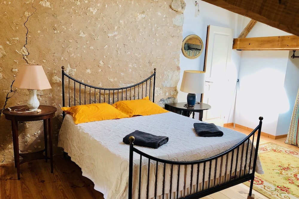 Photo of Bedroom in Beaugas