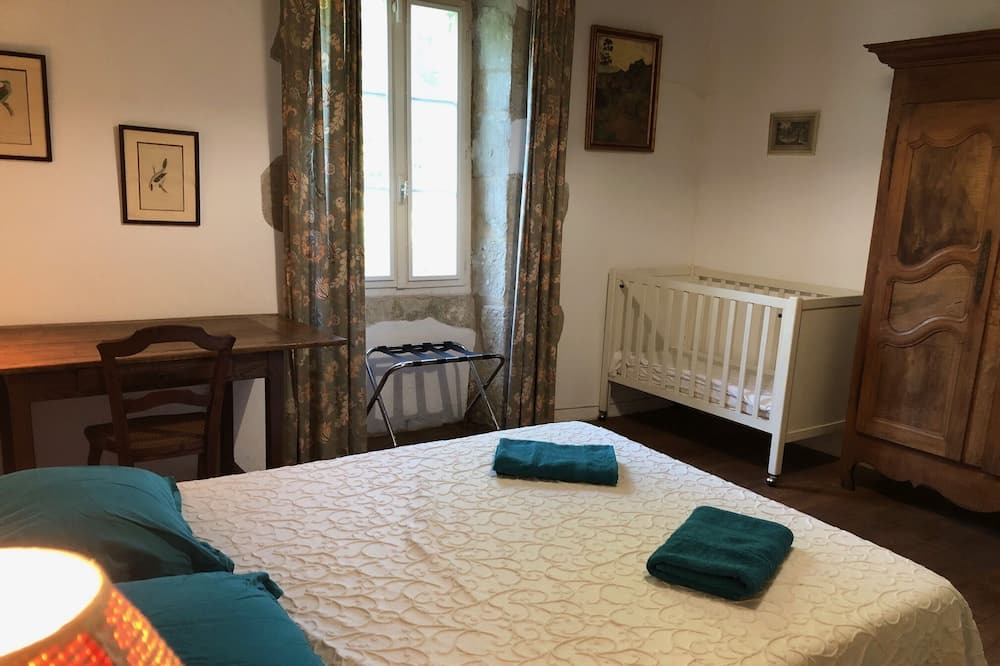Photo of Bedroom in Beaugas