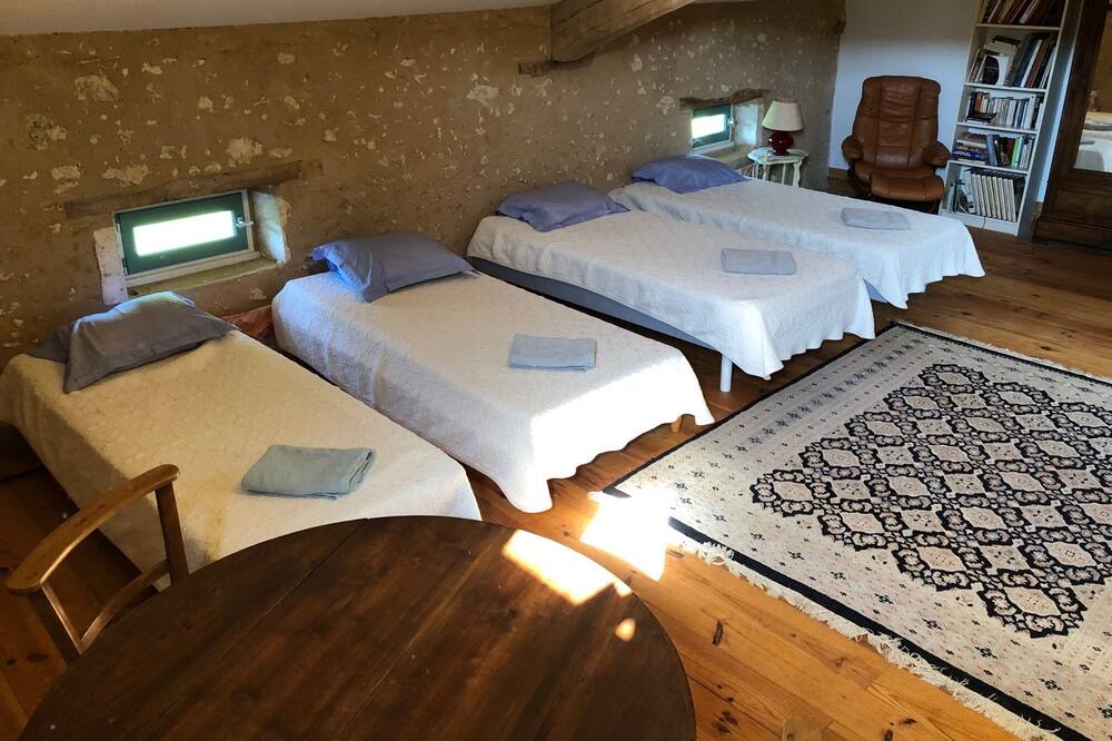 Photo of Bedroom in Beaugas