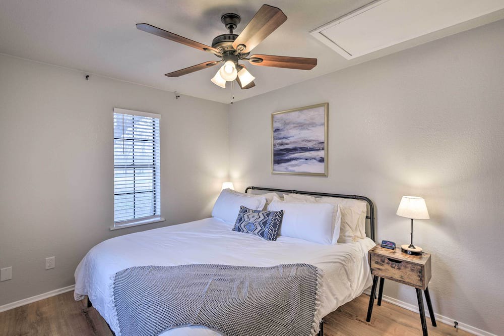 Photo of Bedroom in Lake Brownwood