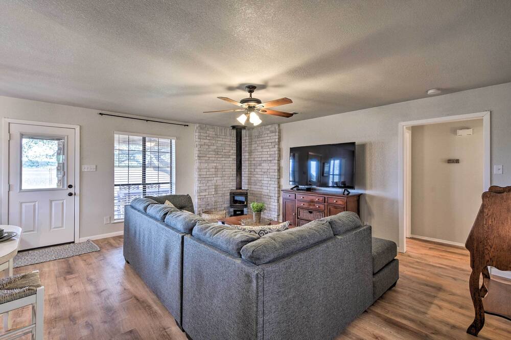 Photo of Bedroom in Lake Brownwood