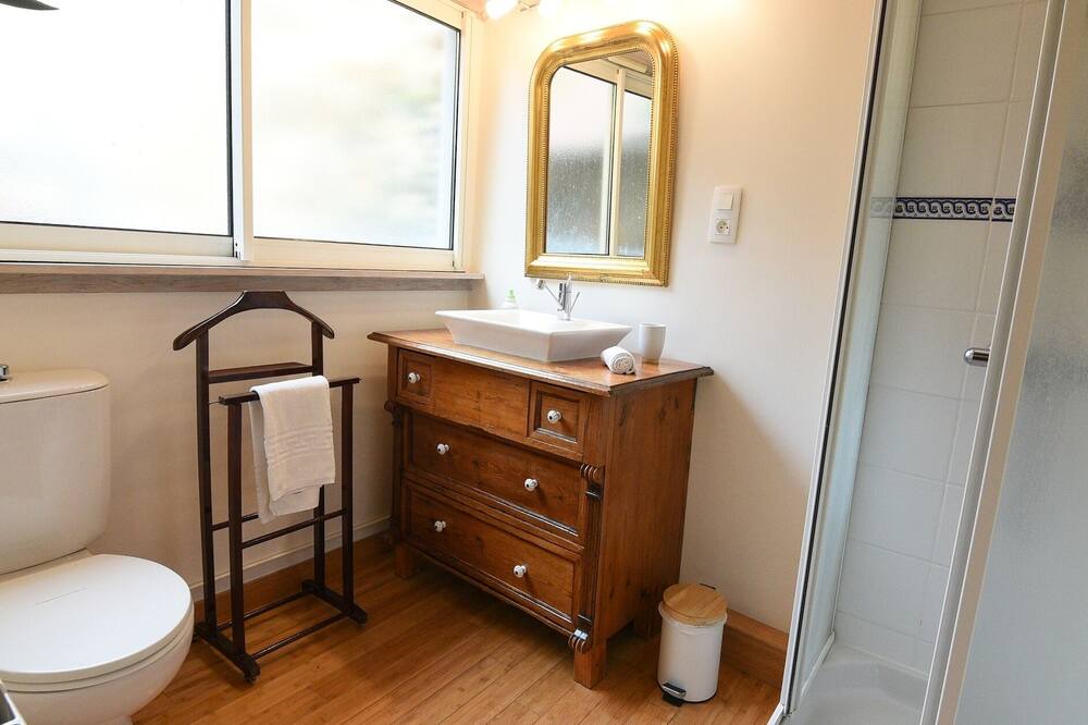Photo of Bathroom in Dieppe