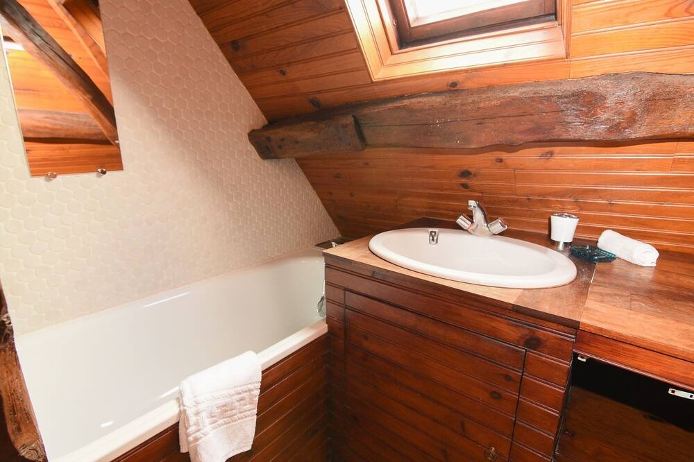 Photo of Bathroom in Dieppe