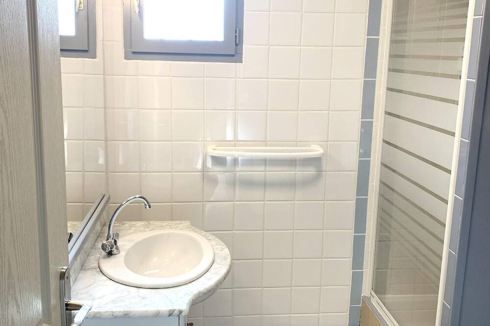 Photo of Bathroom in Corsavy