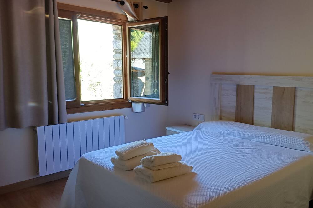 Photo of Bedroom in La Guingueta d'Aneu