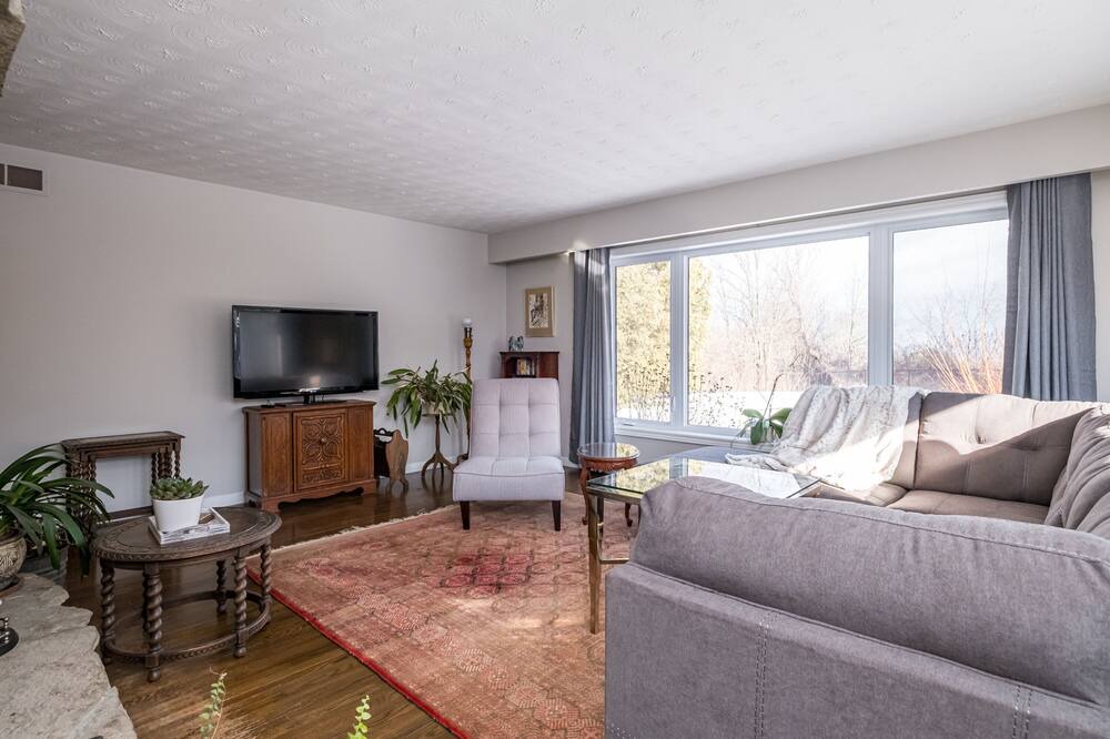 Photo of Livingroom in Hamilton