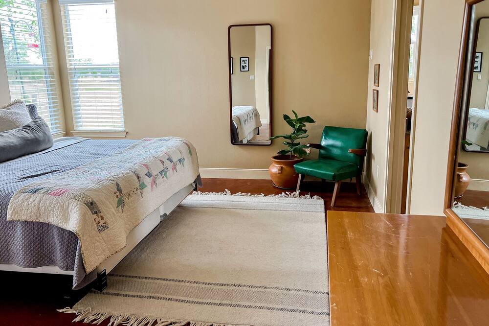 Photo of Bedroom in Dale