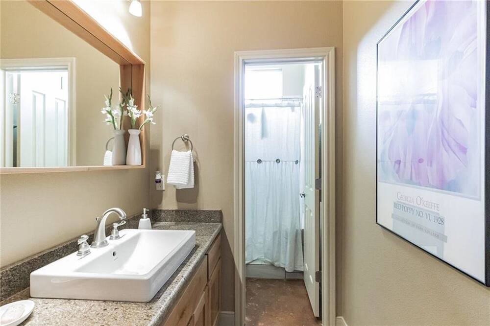 Photo of Bathroom in Dale