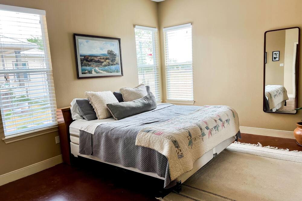 Photo of Bedroom in Dale