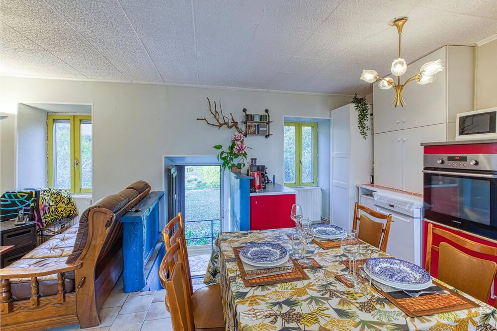 Photo of Bedroom in Saint-Georges-de-Luzencon