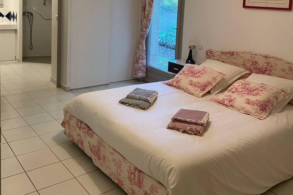 Photo of Bedroom in Aubais