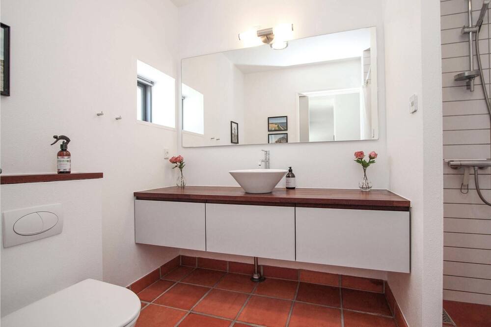 Photo of Bathroom in Langemark