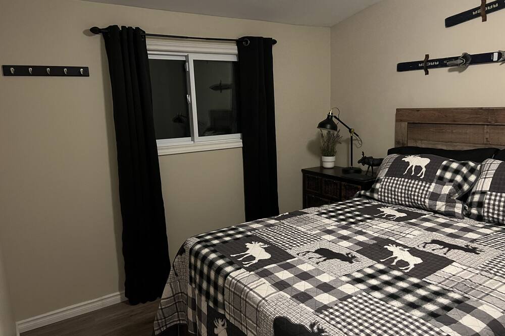 Photo of Bedroom in Algonquin Highlands