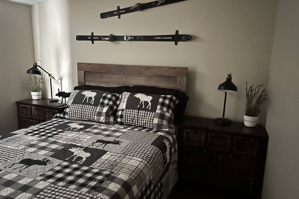 Photo of Bedroom in Algonquin Highlands