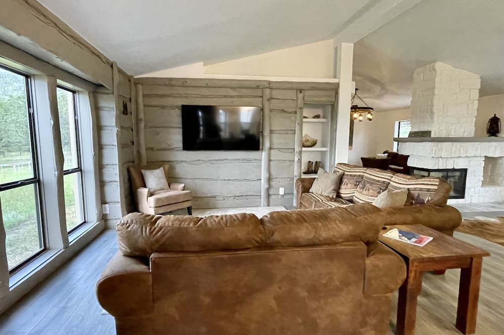 Photo of Livingroom in Lake George