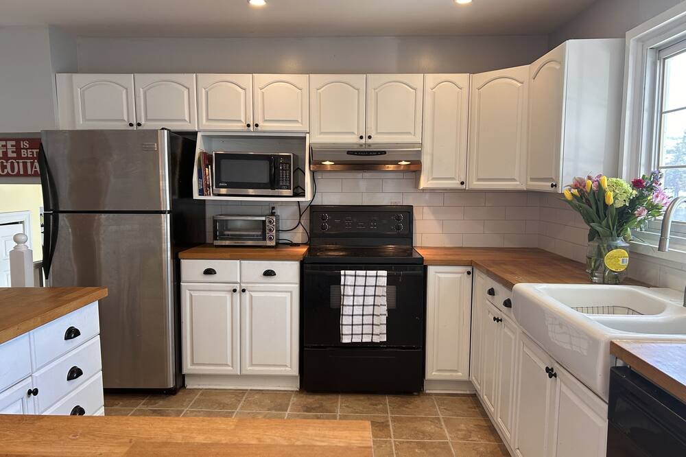 Photo of Kitchen in Lanark Highlands