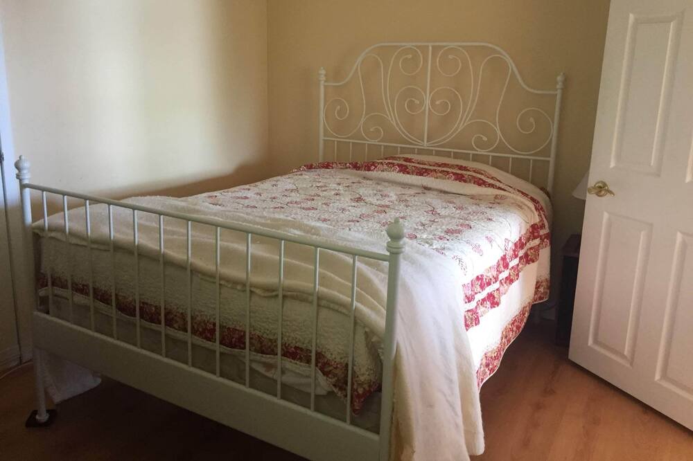 Photo of Bedroom in Lanark Highlands