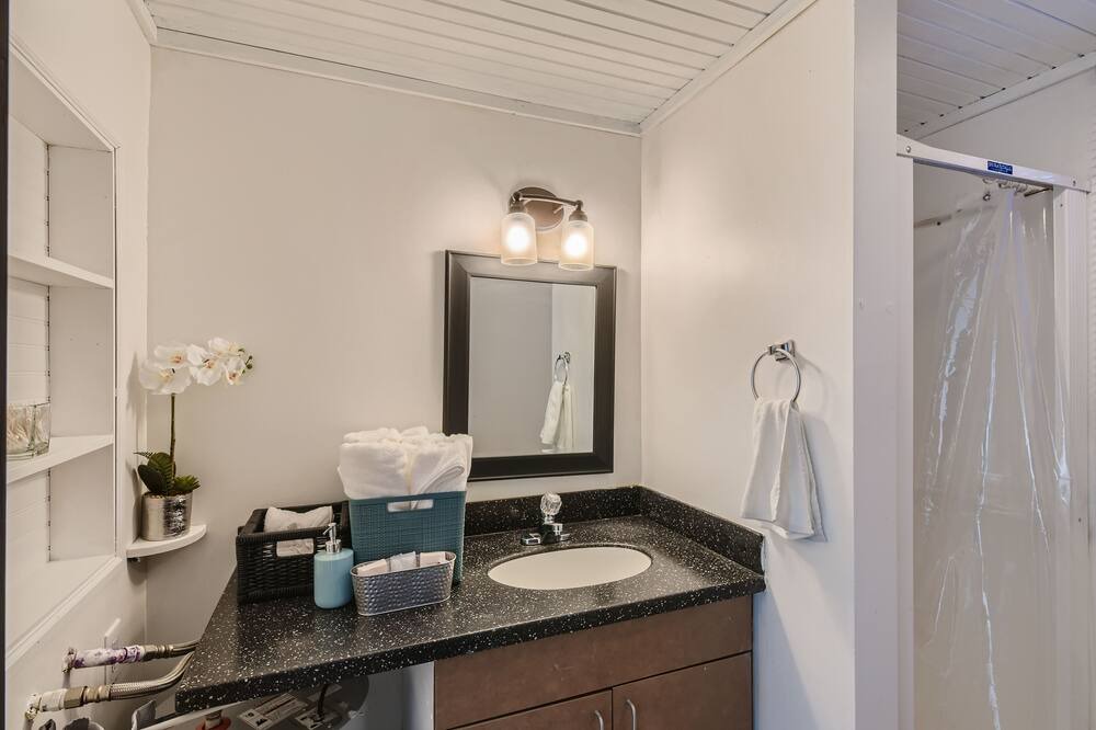 Photo of Bathroom in Spicewood