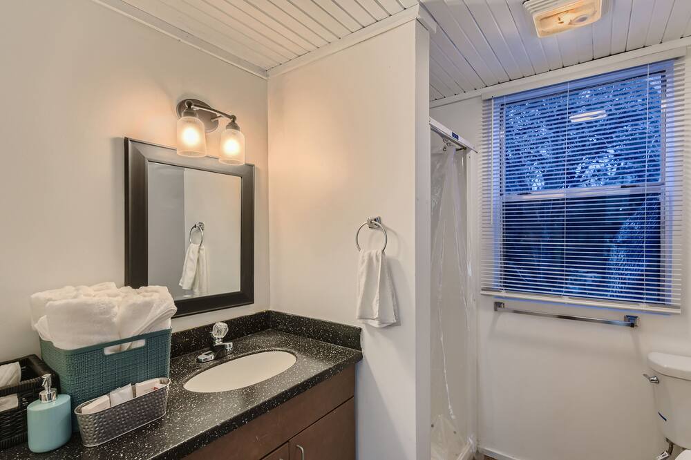 Photo of Bathroom in Spicewood
