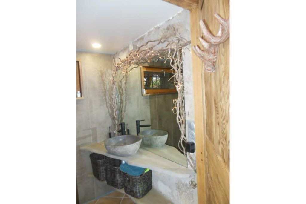 Photo of Others in Uzemain