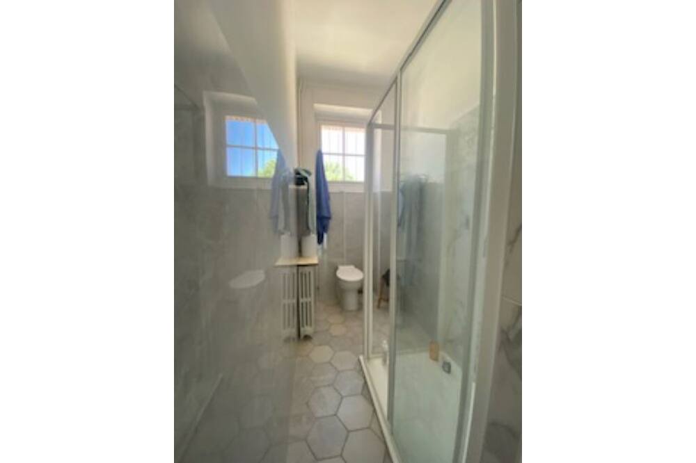 Photo of Bathroom in Saint-Julien-de-Concelles