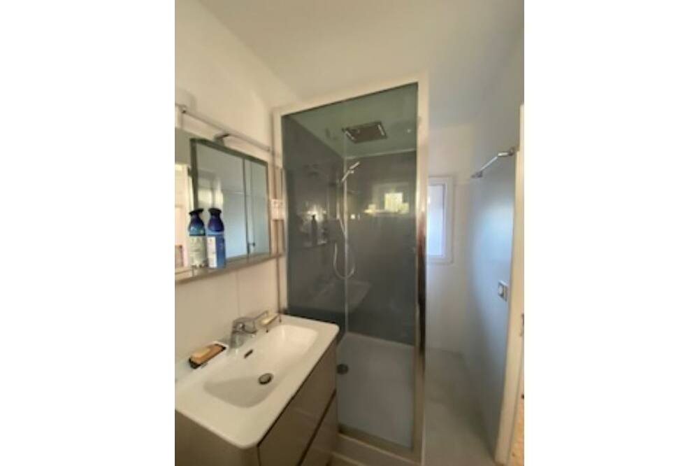 Photo of Bathroom in Saint-Julien-de-Concelles