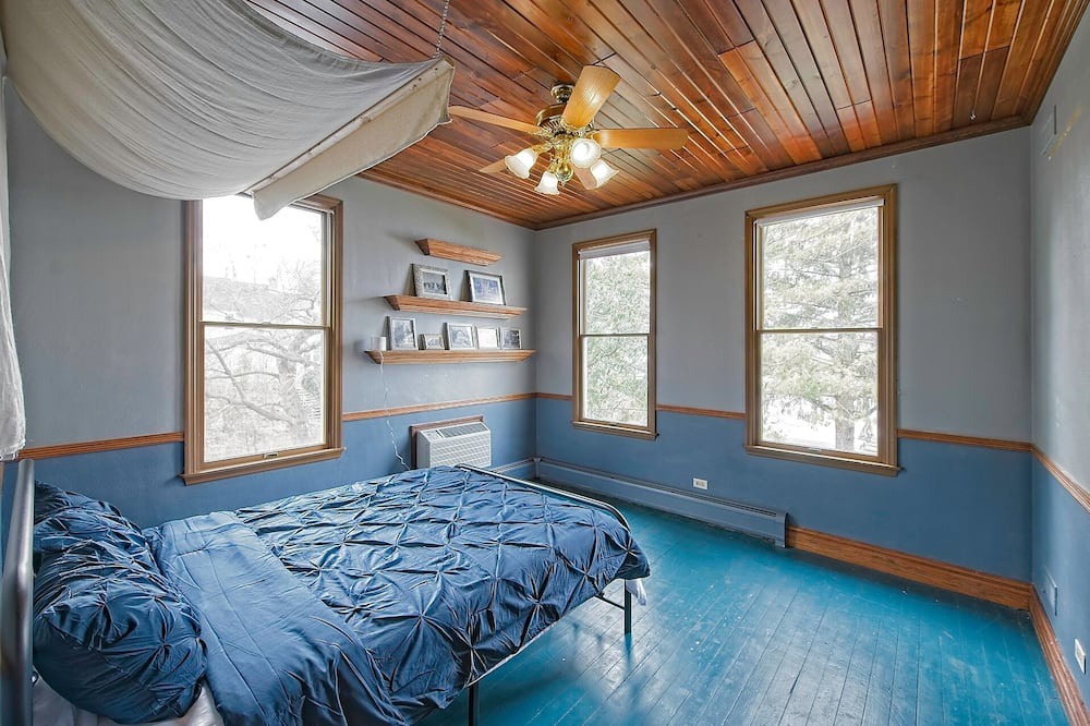 Photo of Bedroom in Fox Lake