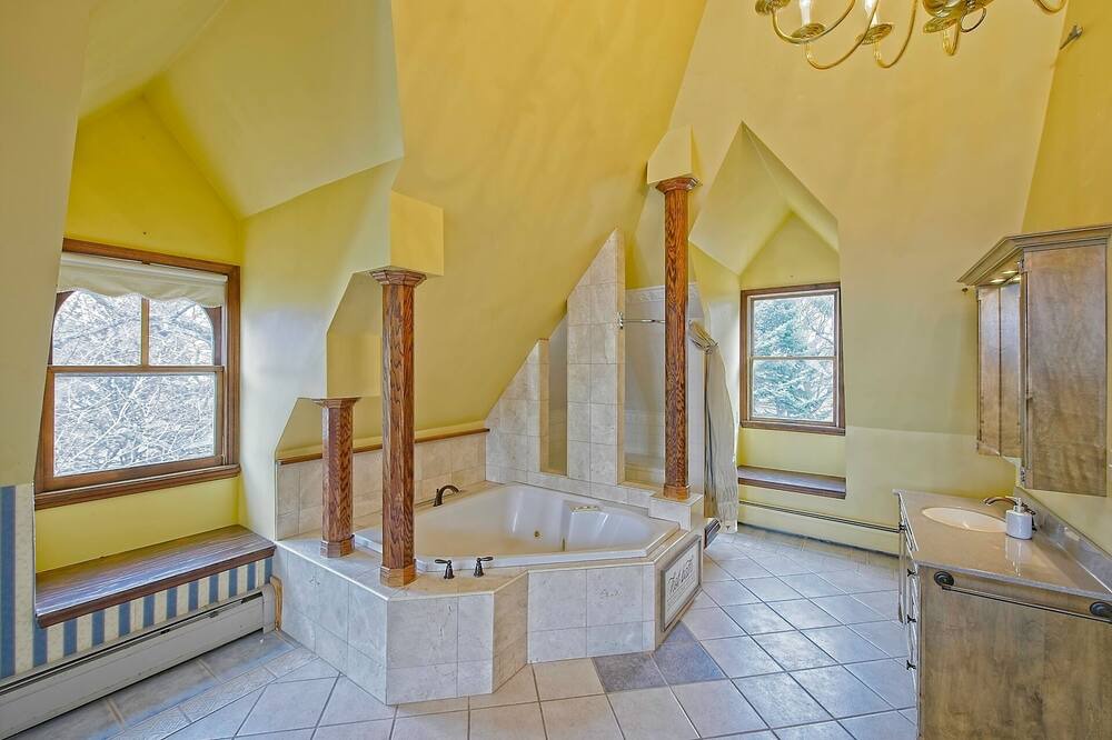 Photo of Bedroom in Fox Lake