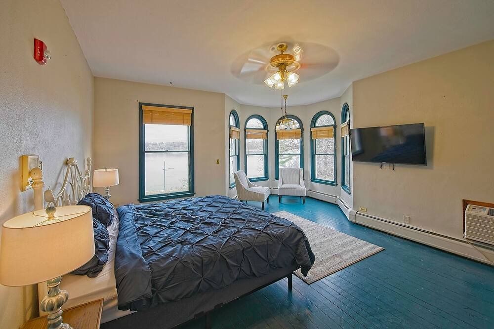 Photo of Bedroom in Fox Lake