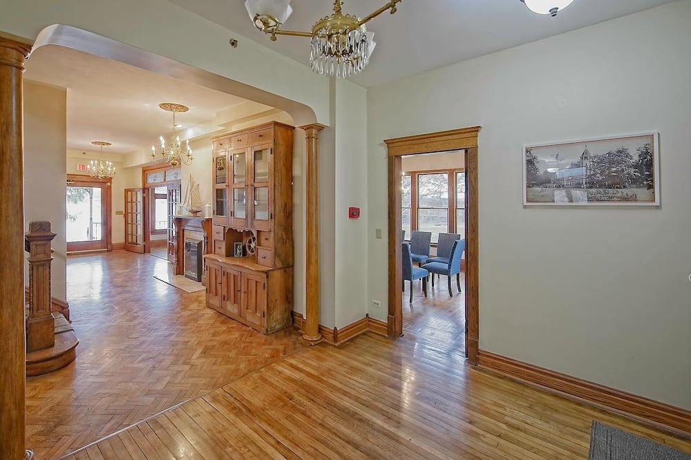 Photo of Livingroom in Fox Lake