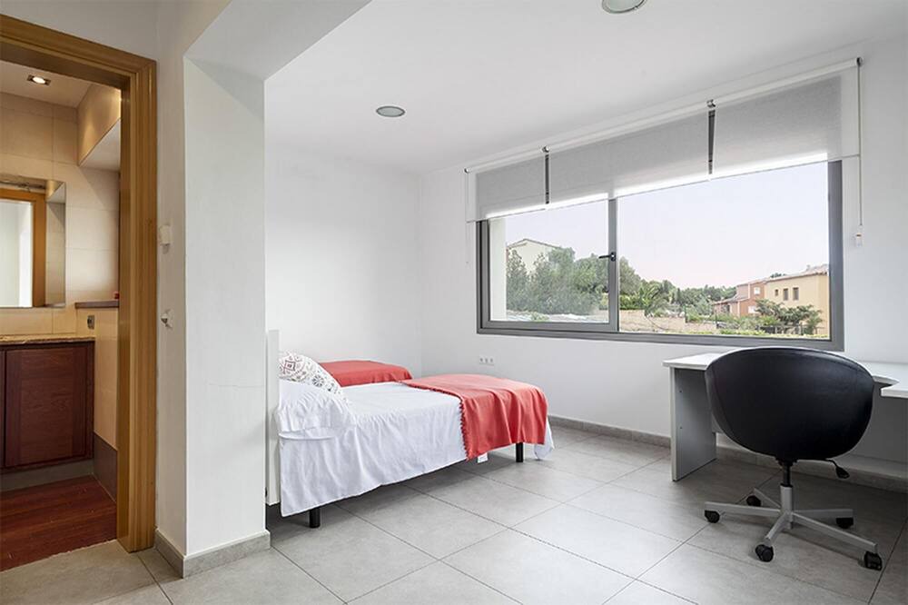 Photo of Bedroom in Garriguella
