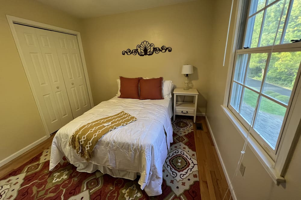 Photo of Bedroom in Coatesville