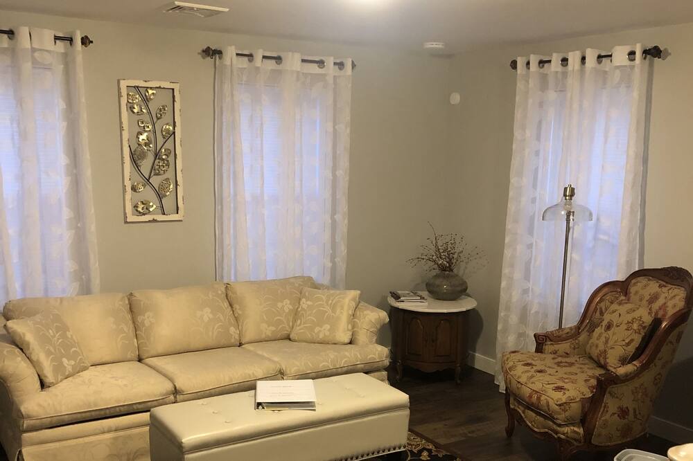 Photo of Livingroom in Maytown