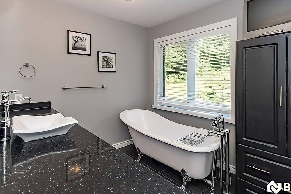 Photo of Bathroom in Katrine