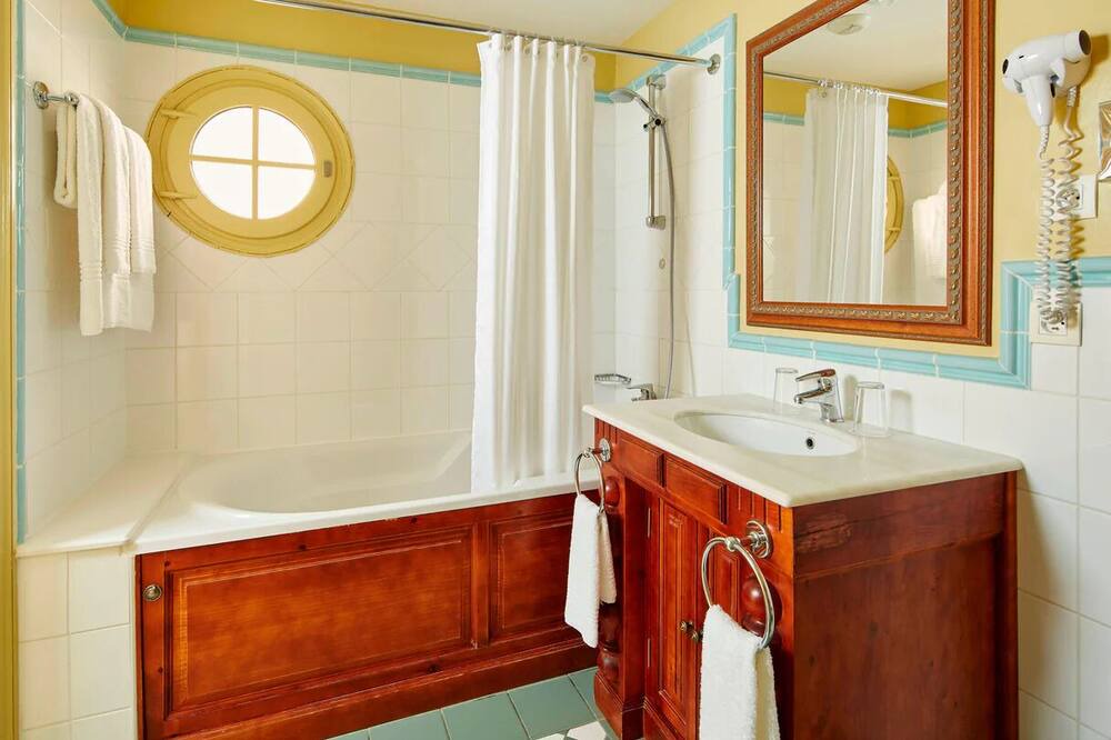 Photo of Bathroom in Bailly-Romainvilliers