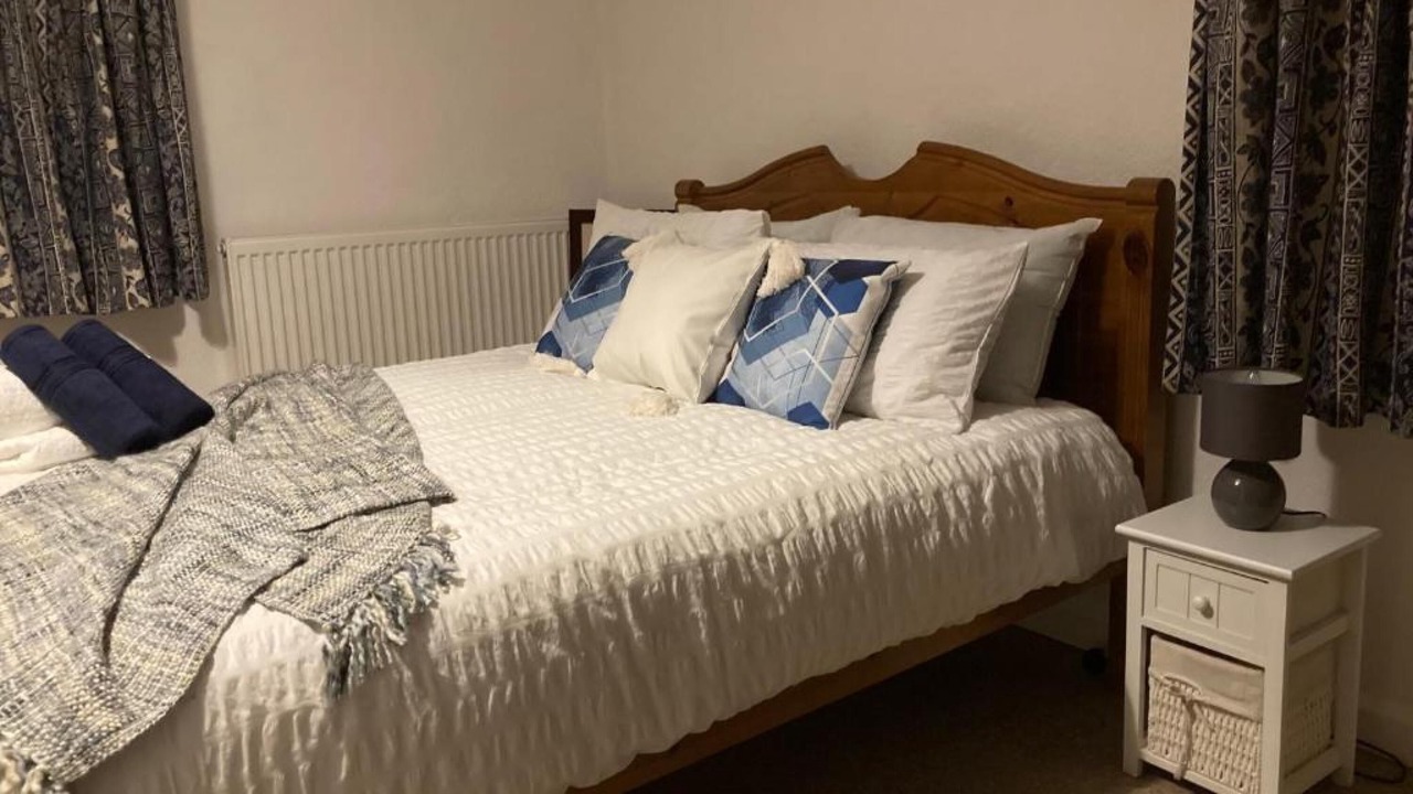 Photo of Others in Holcot