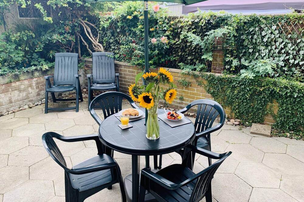 Photo of Others in Farnham