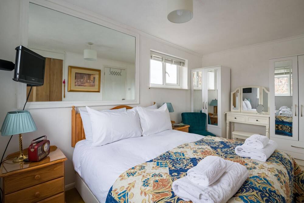 Photo of Bedroom in Acton