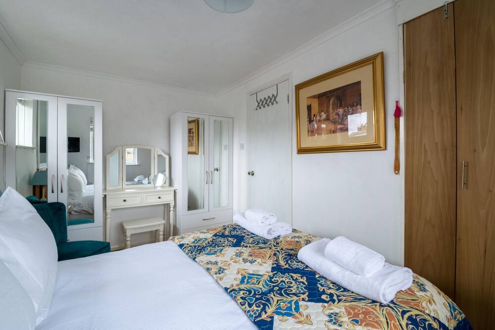 Photo of Bedroom in Acton